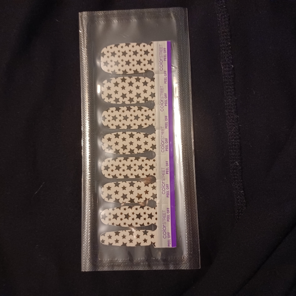 Color street nails (star for the course)